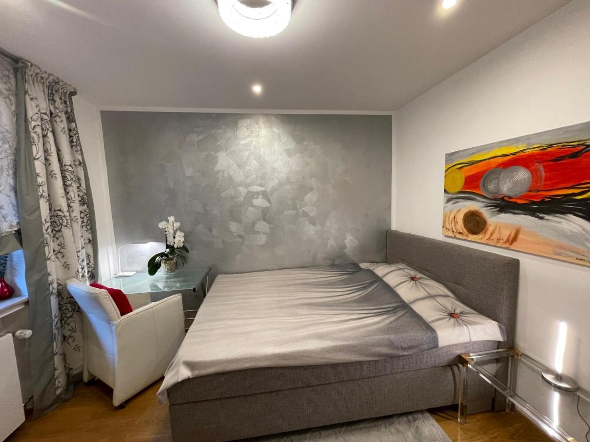 Airport Rooms Waldblick Cologne Extérieur photo